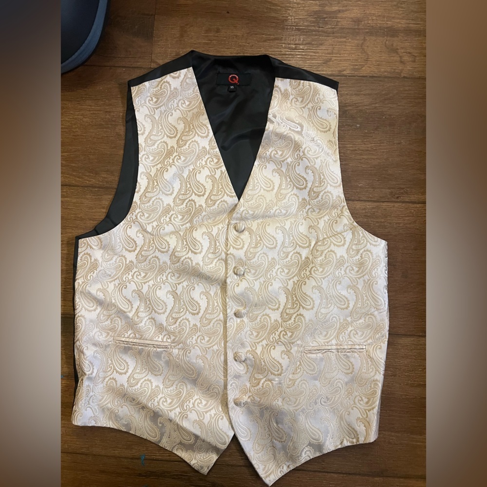 Elegant Paisley Vest
